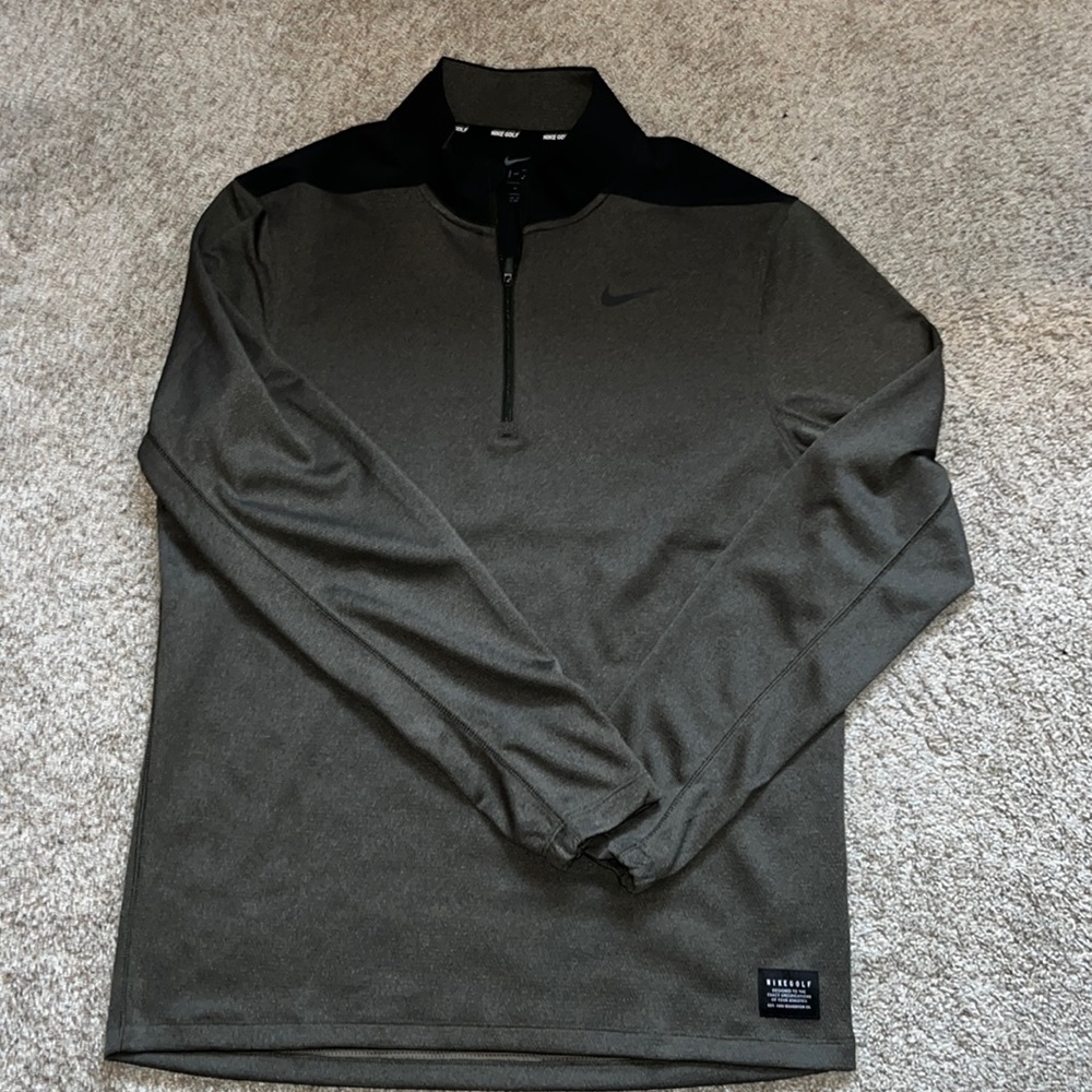 Nike golf 3/4 zip never worn, size medium. Forest green with black color